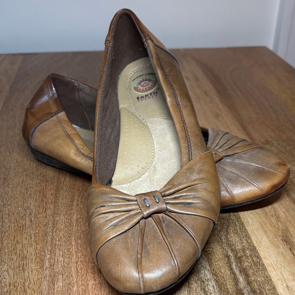 Earth Spirit Brown Leather Flat Size 10